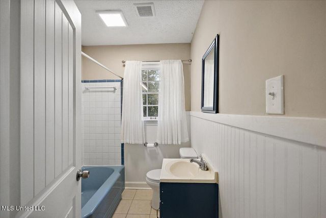 809 Oakwood Drive, Clinton, MS 39056