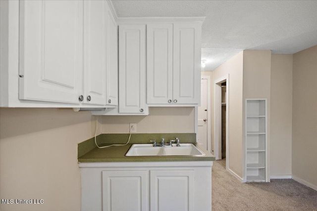 809 Oakwood Drive, Clinton, MS 39056