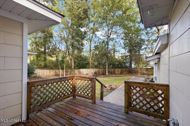 809 Oakwood Drive, Clinton, MS 39056