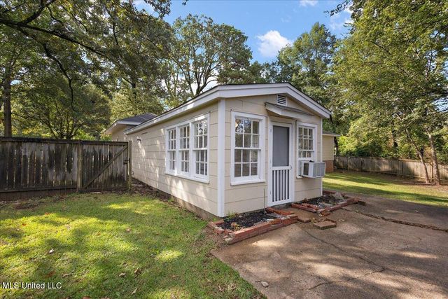 809 Oakwood Drive, Clinton, MS 39056