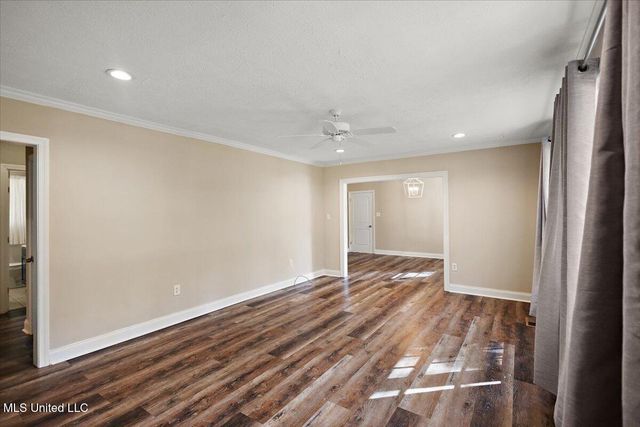 809 Oakwood Drive, Clinton, MS 39056