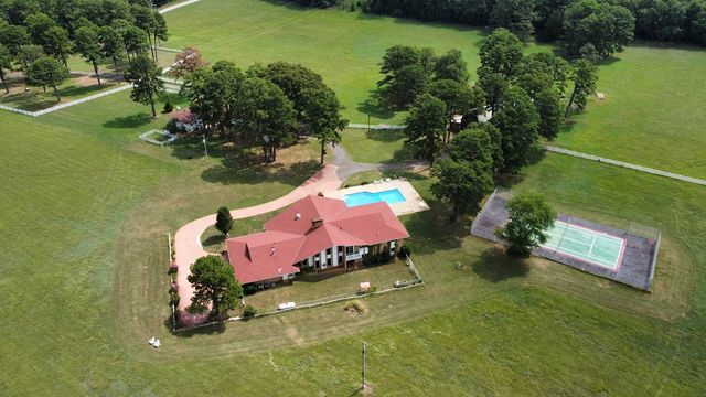 935 County Road 3456, Clarksville, AR 72830