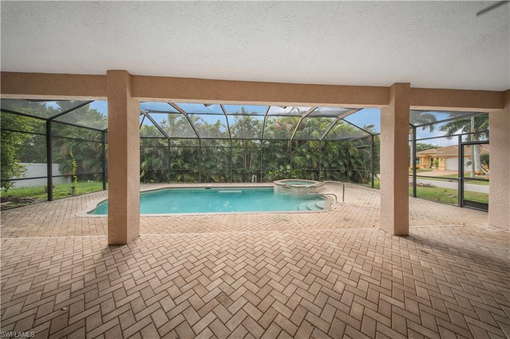 Image 25 of property listing at Address unavailable.