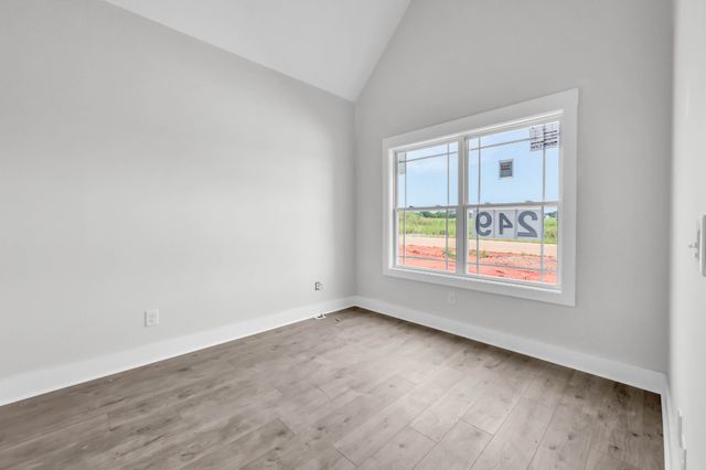 222 Low Plains Ln, Clarksville, TN 37043