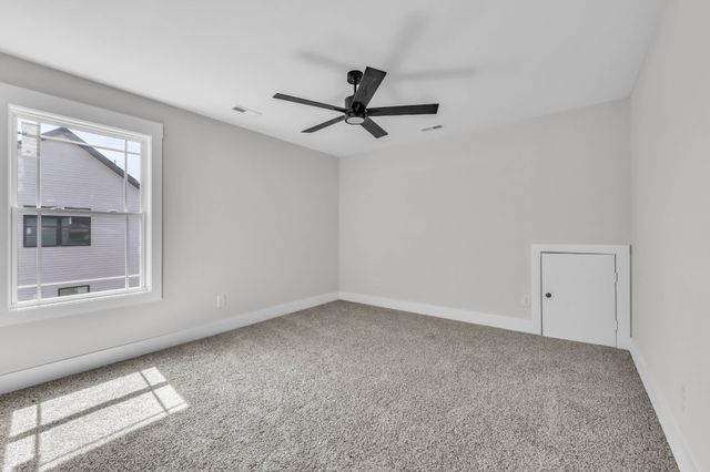 222 Low Plains Ln, Clarksville, TN 37043