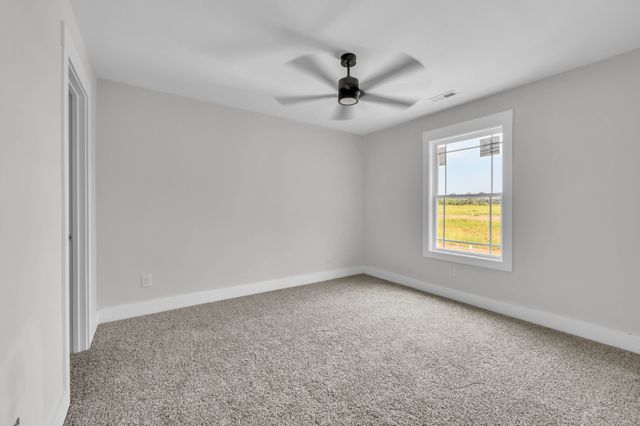 222 Low Plains Ln, Clarksville, TN 37043