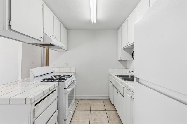 2644 San Ignacio Ave, Modesto, CA 95354