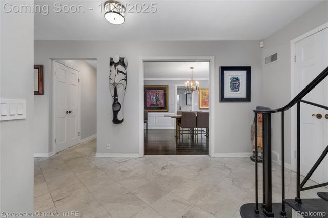 19645 Renfrew Road, Detroit, MI 48221