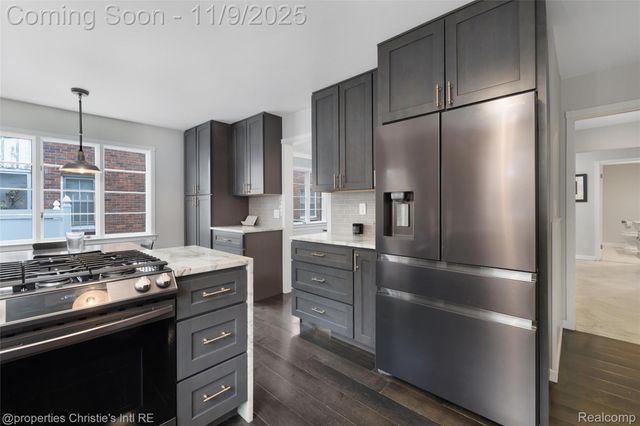 19645 Renfrew Road, Detroit, MI 48221