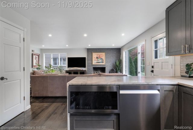 19645 Renfrew Road, Detroit, MI 48221