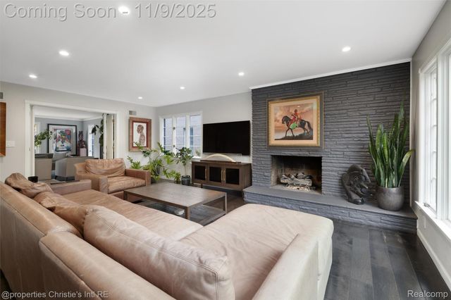 19645 Renfrew Road, Detroit, MI 48221