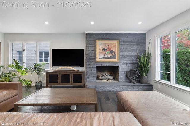 19645 Renfrew Road, Detroit, MI 48221