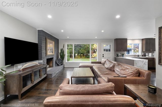 19645 Renfrew Road, Detroit, MI 48221