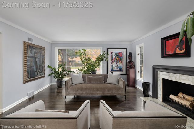 19645 Renfrew Road, Detroit, MI 48221