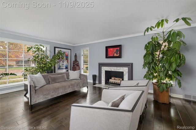 19645 Renfrew Road, Detroit, MI 48221