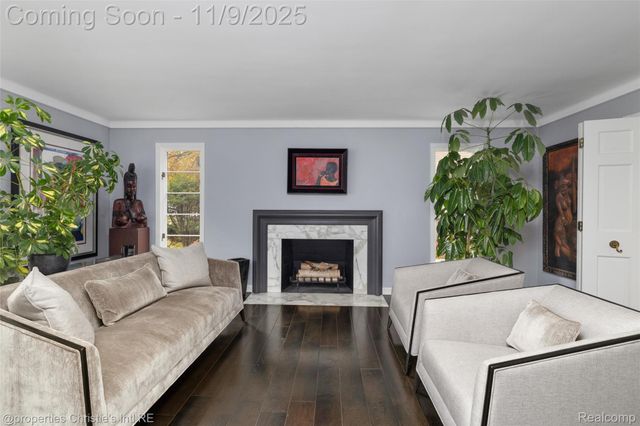 19645 Renfrew Road, Detroit, MI 48221