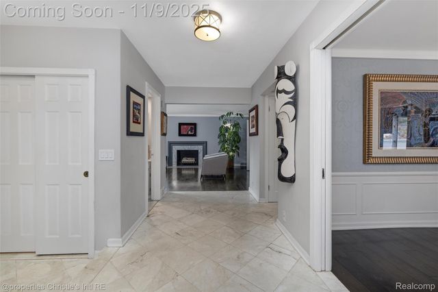 19645 Renfrew Road, Detroit, MI 48221