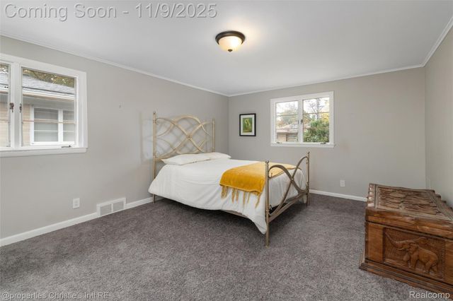 19645 Renfrew Road, Detroit, MI 48221