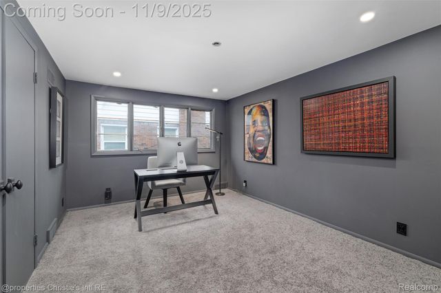 19645 Renfrew Road, Detroit, MI 48221