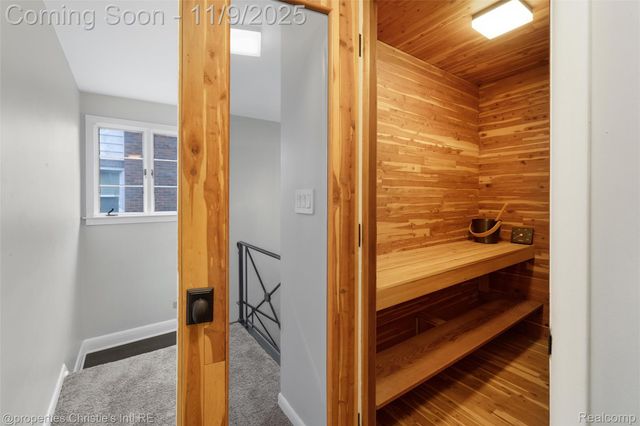 19645 Renfrew Road, Detroit, MI 48221