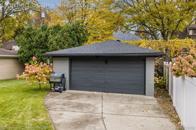 19645 Renfrew Road, Detroit, MI 48221