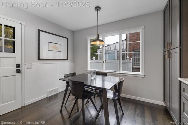 19645 Renfrew Road, Detroit, MI 48221