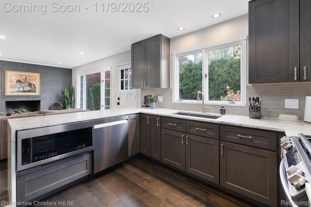 19645 Renfrew Road, Detroit, MI 48221