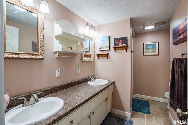 622 Dongola Court, Creal Springs, IL 62922