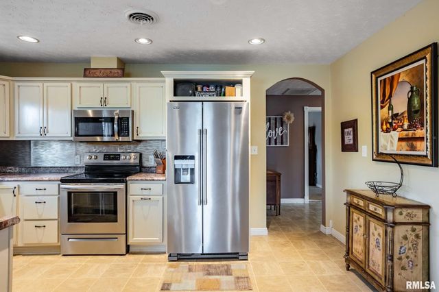 622 Dongola Court, Creal Springs, IL 62922