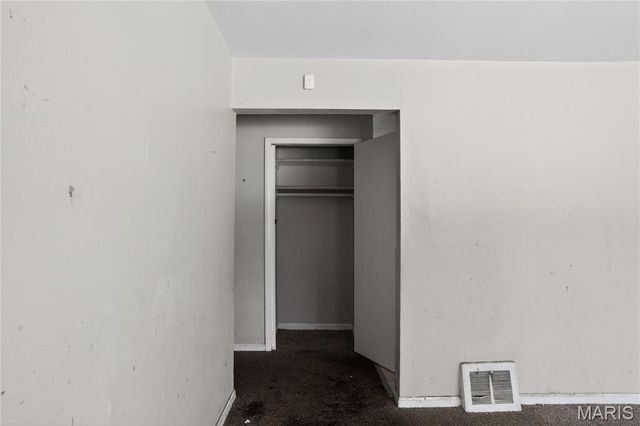 7709 Paddington Drive, St Louis, MO 63121