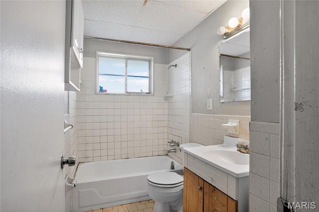 7709 Paddington Drive, St Louis, MO 63121