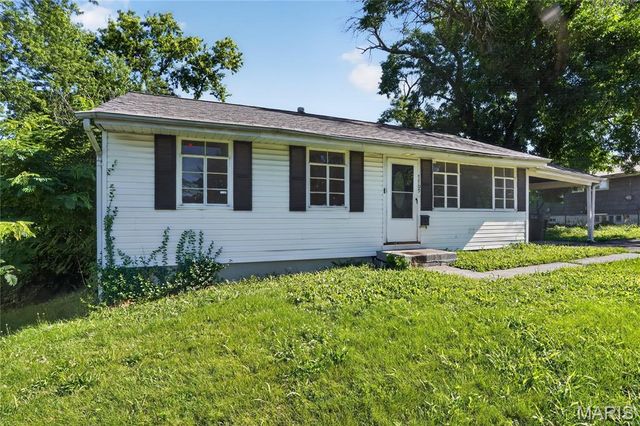 7709 Paddington Drive, St Louis, MO 63121