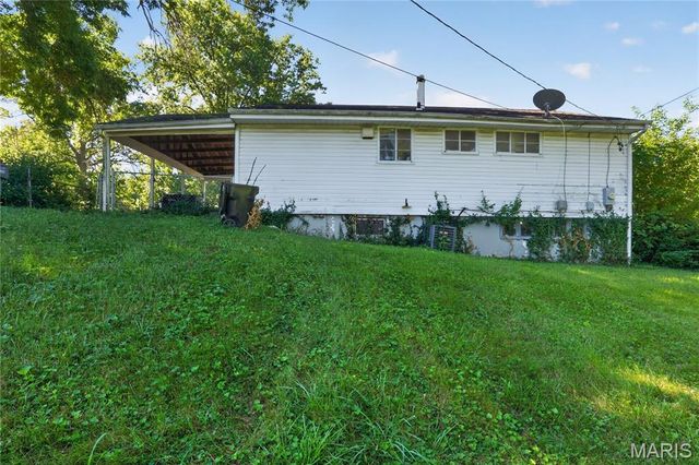 7709 Paddington Drive, St Louis, MO 63121