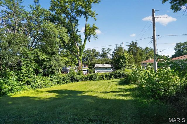 7709 Paddington Drive, St Louis, MO 63121