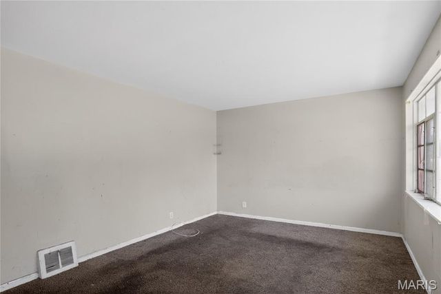 7709 Paddington Drive, St Louis, MO 63121