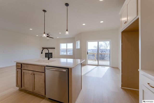 13055 S 44th Avenue, Bellevue, NE 68123