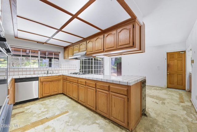 24910 John Fremont Road, Hidden Hills, CA 91302