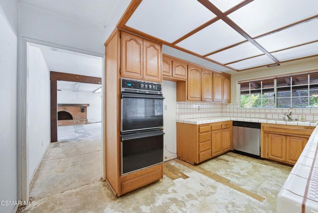 24910 John Fremont Road, Hidden Hills, CA 91302