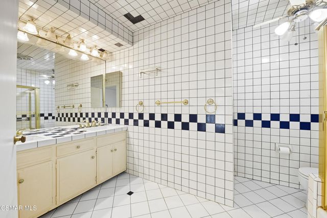 24910 John Fremont Road, Hidden Hills, CA 91302