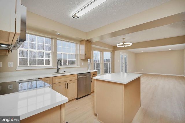 66 FOX ROCK DR, Myersville, MD 21773