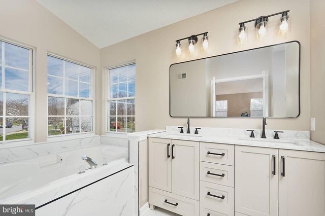 66 FOX ROCK DR, Myersville, MD 21773