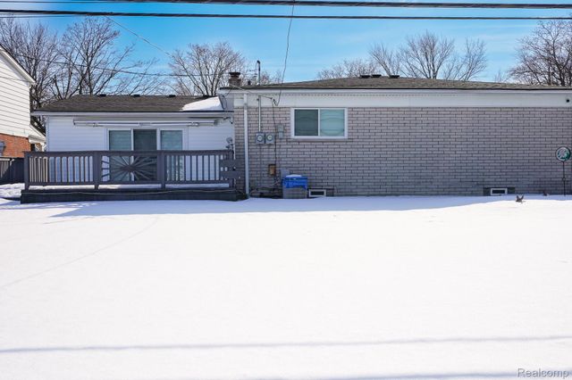 11191 Canterbury Drive, Warren, MI 48093