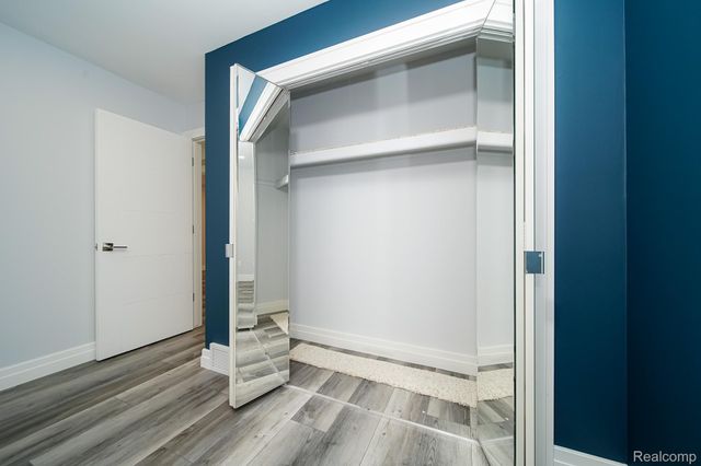 11191 Canterbury Drive, Warren, MI 48093