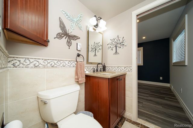 11191 Canterbury Drive, Warren, MI 48093