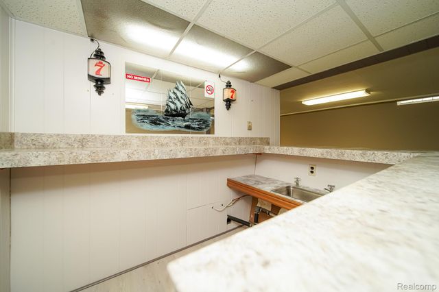 11191 Canterbury Drive, Warren, MI 48093