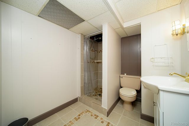 11191 Canterbury Drive, Warren, MI 48093