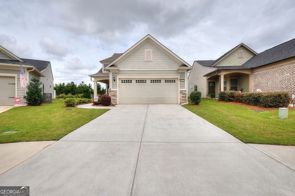 6022 Rollingwood Way, Hoschton, GA 30548