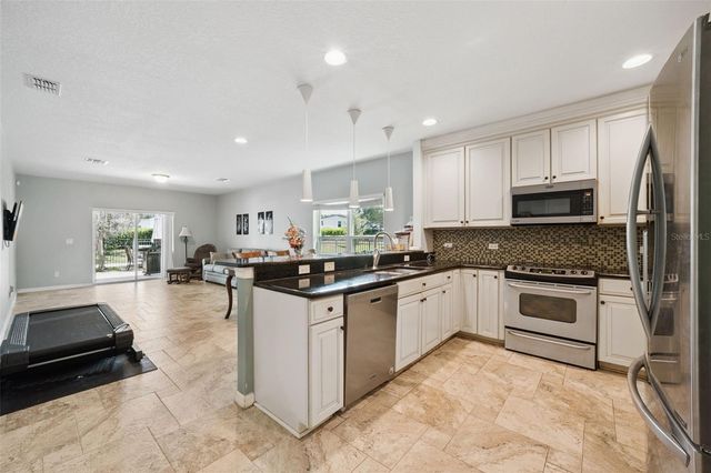 921 BENDING OAK TRAIL, Winter Garden, FL 34787