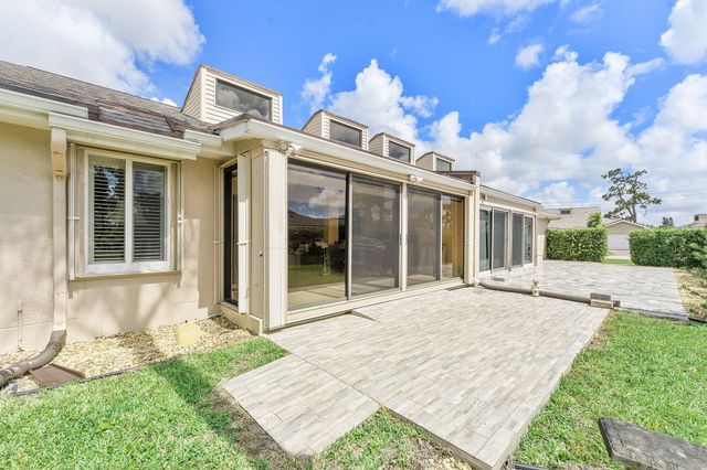 6845 Fountains Circle, Lake Worth, FL 33467
