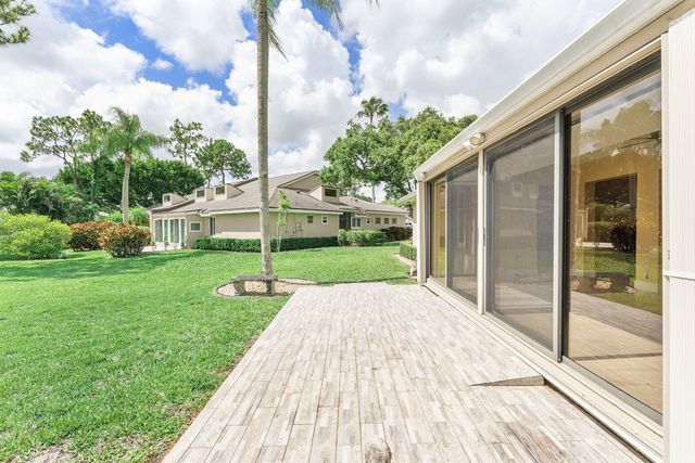 6845 Fountains Circle, Lake Worth, FL 33467
